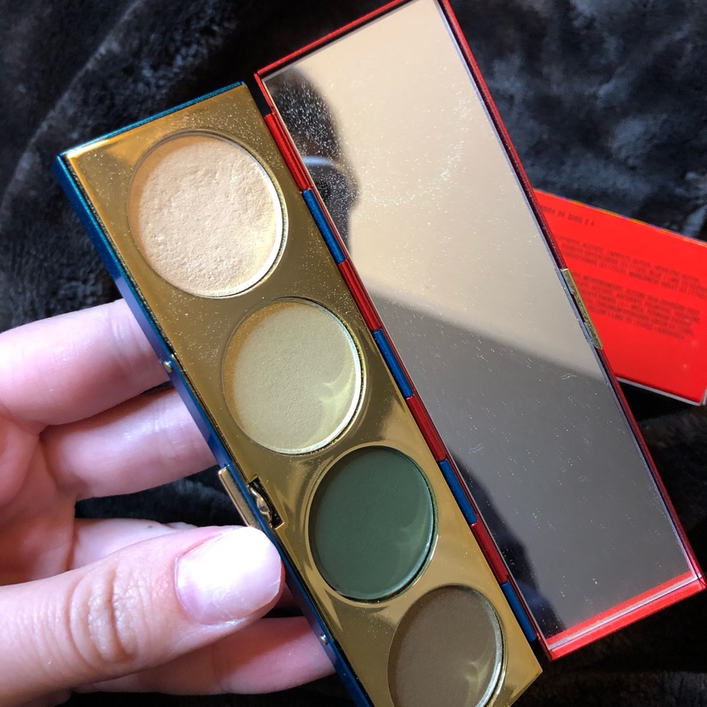 MAC Wonder Woman Valiant Quad - Picture 3 of 3